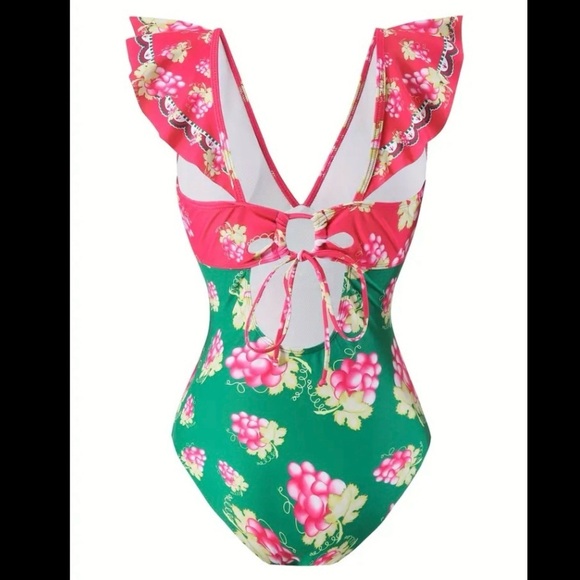 One Piece Swimsuit with coordinating Coverup - Picture 3 of 9